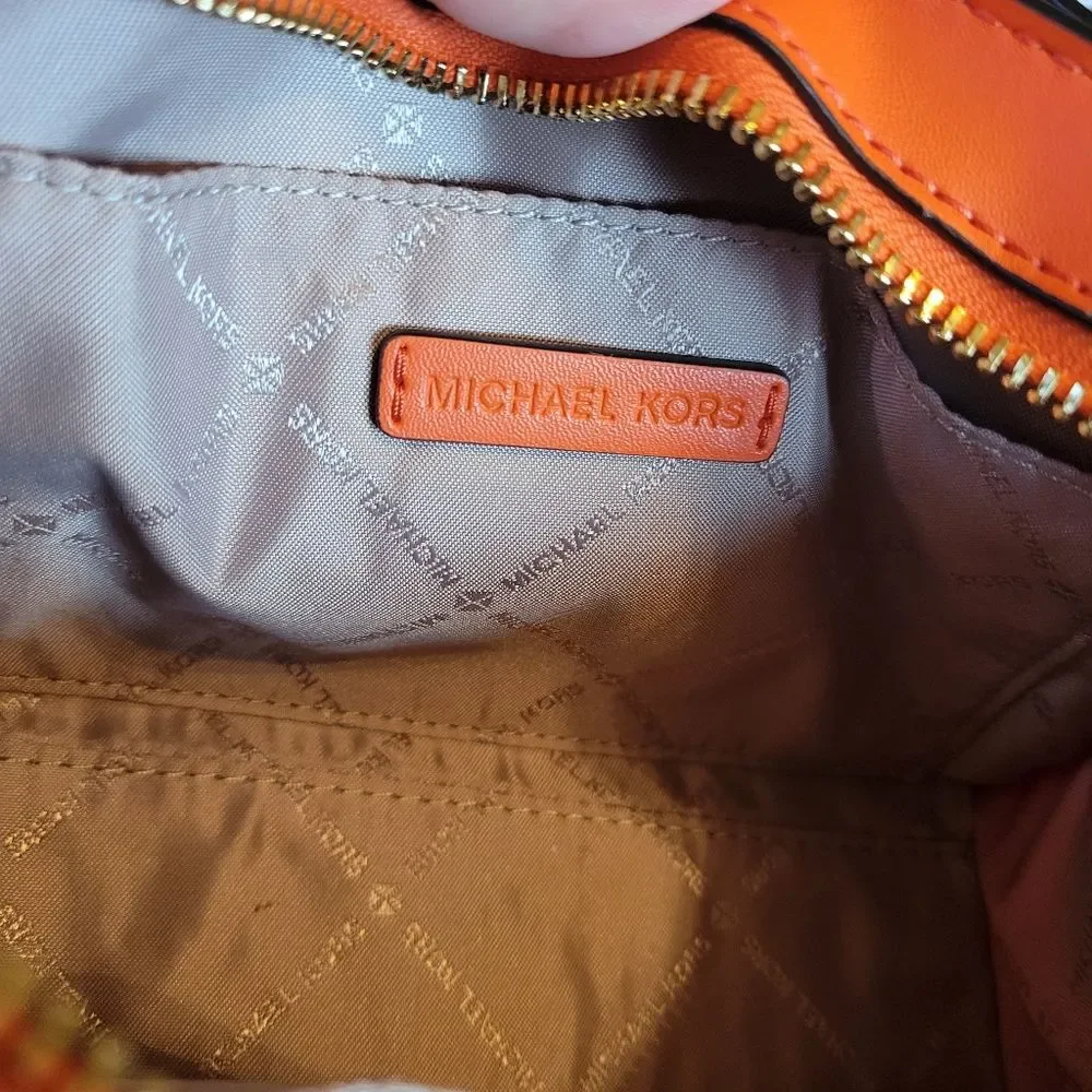 NWT Michael Kors Sheila Crossbody